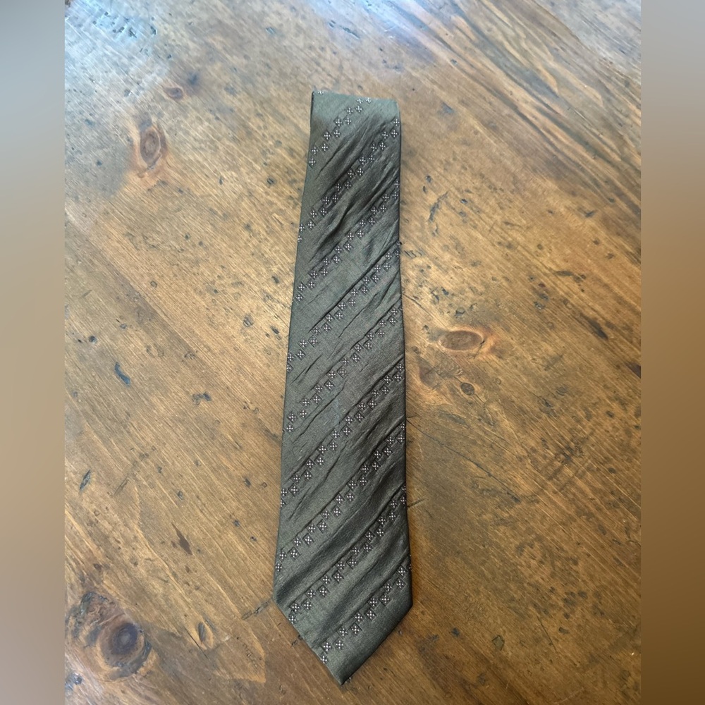 Ermenegildo Zegna Green and Red Tie with Distinctive Design